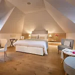 Hotel Design Neruda 4*