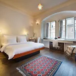 Hotel Design Neruda 4*