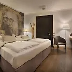 Design Neruda Hotel 4*
