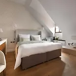Hotel Design Neruda 4*