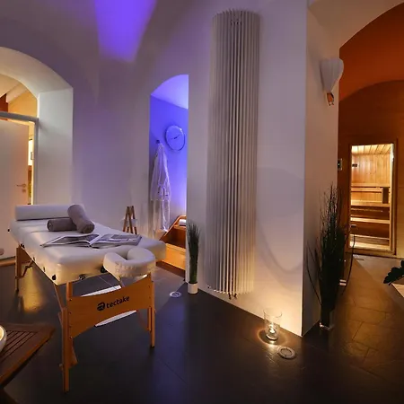 Ξενοδοχείο Design Neruda 4*