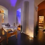 מלון Design Neruda 4*
