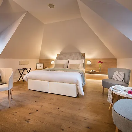 فندق Design Neruda 4*