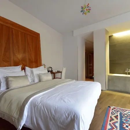 Design Neruda 4* براغ