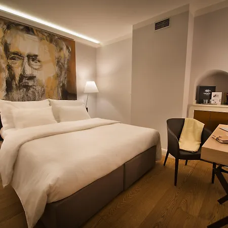Hotel Design Neruda 4*