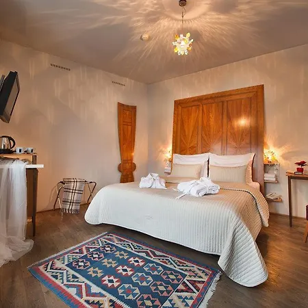 Hotel Design Neruda 4*