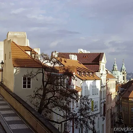 Design Neruda Praag