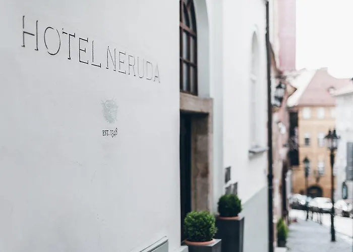 Design Neruda Hotell 4*