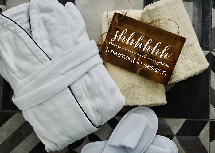 Hotel Design Neruda 4*