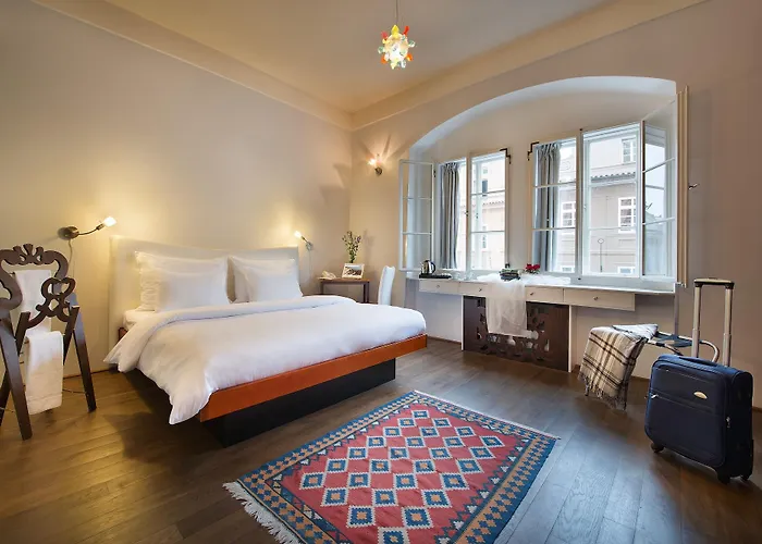 Hotell Design Neruda 4*