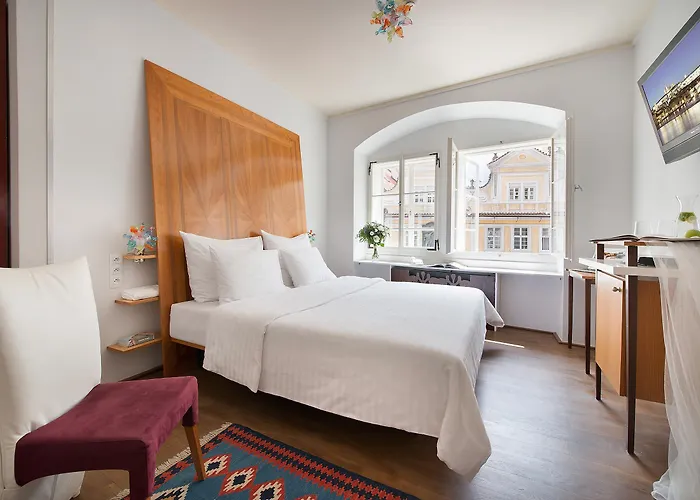 Hotell Design Neruda 4*