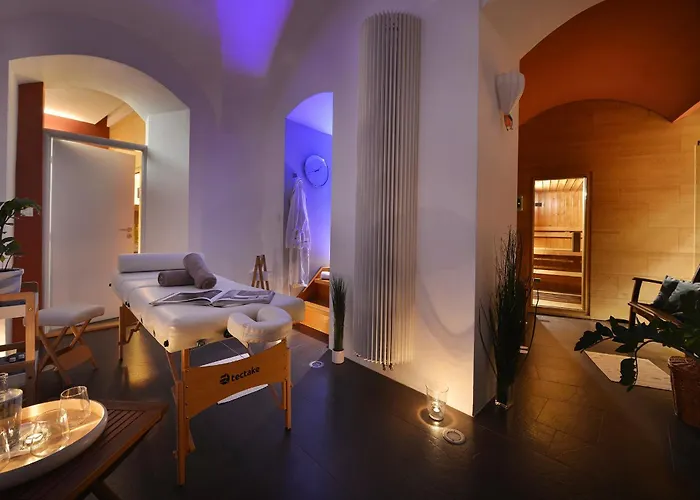 Hotell Design Neruda 4*