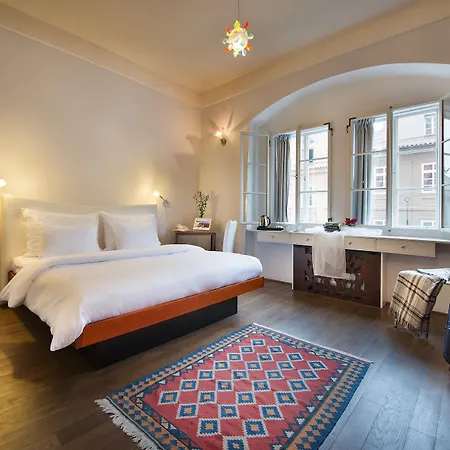 Hotel Design Neruda 4*