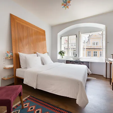 Hotel Design Neruda 4*